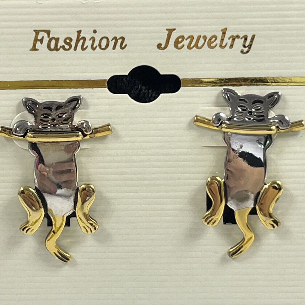 Vintage BEST  Two Tone Cats Hanging Onto Branch Pierced Earrings Hang In There